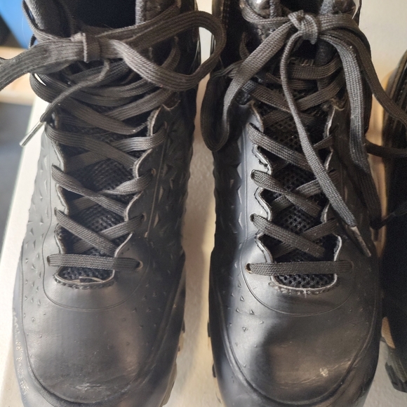 Boys Flag Football cleats - Picture 4 of 4